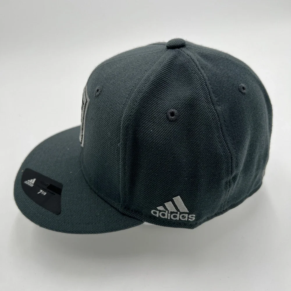 Adidas‎ Los Angeles Kings NHL Fitted Hat Gray Flat Visor Flex Cap Size 7 1/8